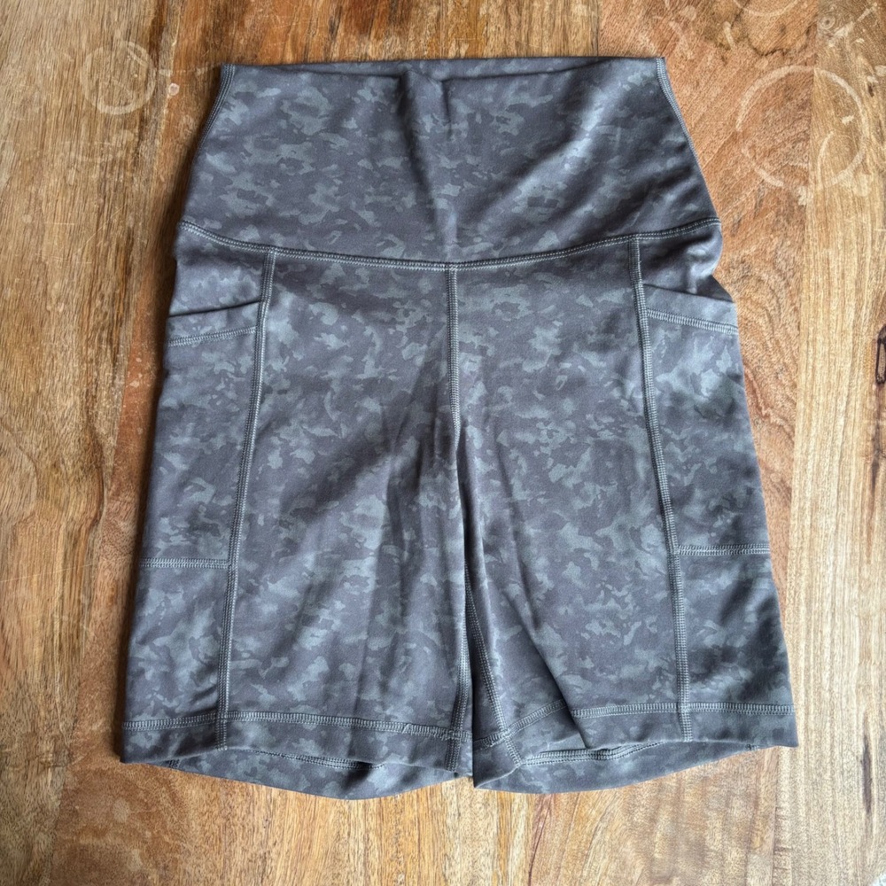 Yogalicious Lux Athletic Biker Shorts Womens Medium Grey Green Camo High Waist